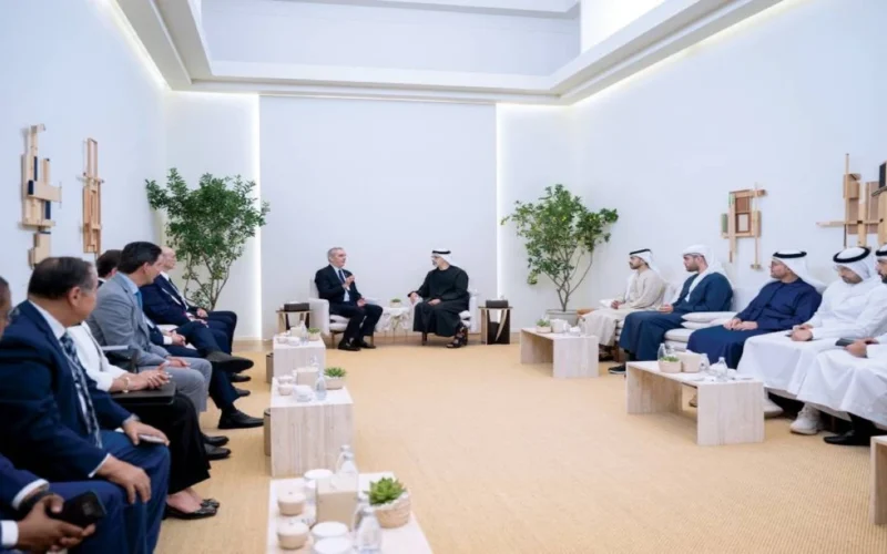 قمة غلوبالي.. خالد بن محمد يبحث تعزيز التعاون مع قادة الدومينيكان ومونتينيغرو